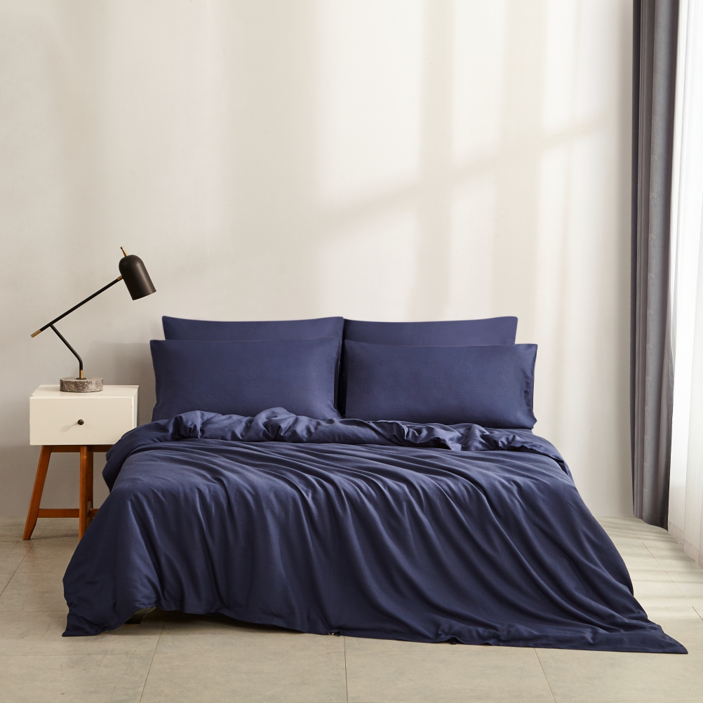 Luxury Silk bed sheet Microfiber Rose Sheet Set two pcs pillow cover and one Flat sheet Fitted Sheet Bedding Set. 