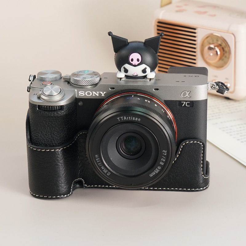 Camera Half Case Base Camera Cover baseplate Protector Bag for Sony A7C II Mark II A7CII A7CR Leather Strap Pouch 1/4Screw. 