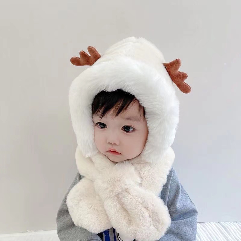 Cute Antler Baby Hat Winter Plush Warm Baby Scarf Hat Scarf Integrated Warm and Windproof 1-6 Years. 