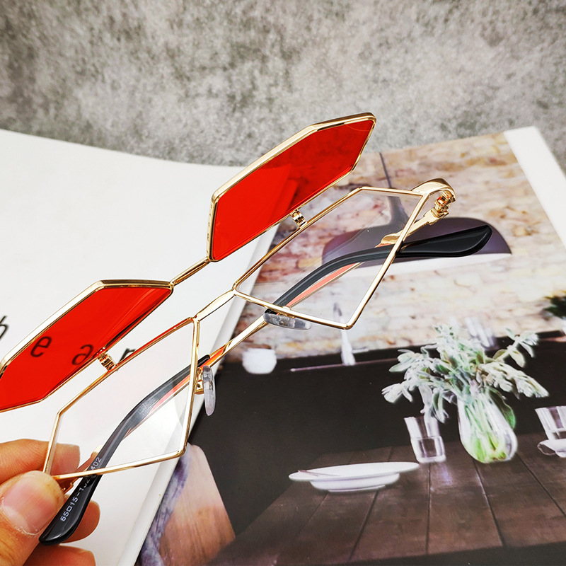 Popular Net Red TikTok Sunglasses Retro Women's Personal Korean Style Triangle Clamshell Sunglasses round Face New Male Glasses. 