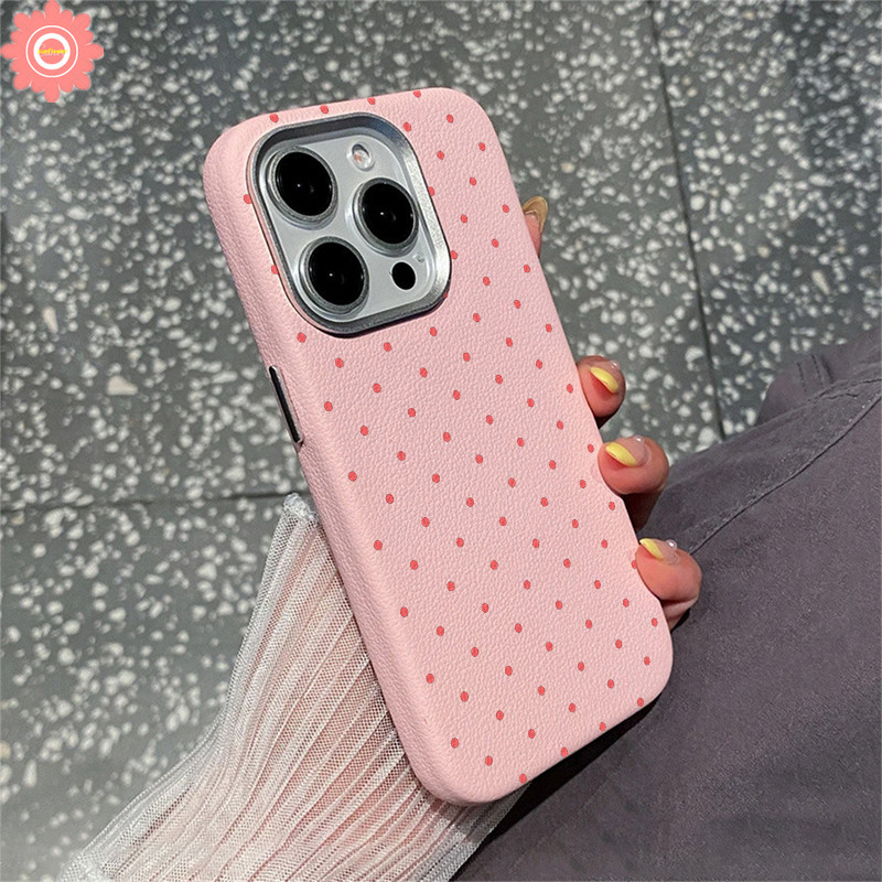 Luxury Bracelet Case for Realme C15 C65 Note 60 50 C63 C53 C67 C35 C61 C51 C17 C11 C25 C31 C30 C55 C25Y C20 C21Y C21 C3 5i 5s 5 7i 12 11 6i Narzo 50 20 Cute Kitten Wave Point Case. 