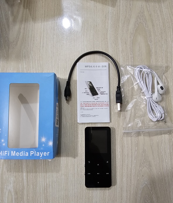 S08 MP3 MP4 Music Player 8GB Button Touch Bluetooth FM. 