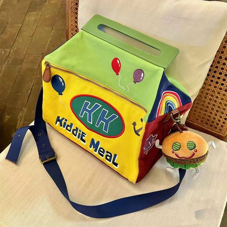 SpongeBob SquarePants Large Capacity Travel Bag, Student Trolley Duffel Bag, Storage Bag, Crossbody Gym Bag, Commuting. 