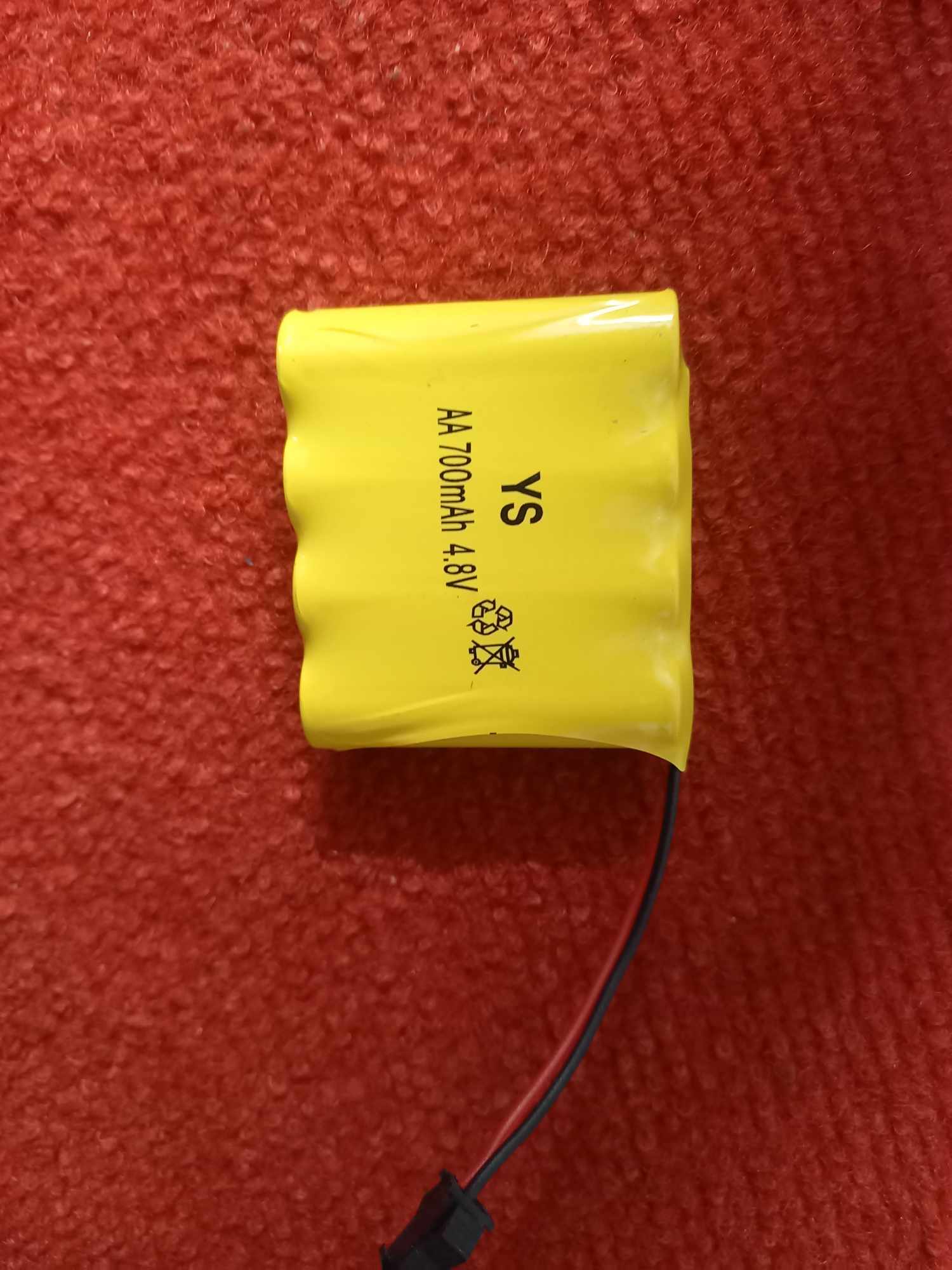 4.8V 700mAh Rechargeable Battery for Remote Control Toy Cars - Reliable Power Source with High Capacity for Extended Playtime. 