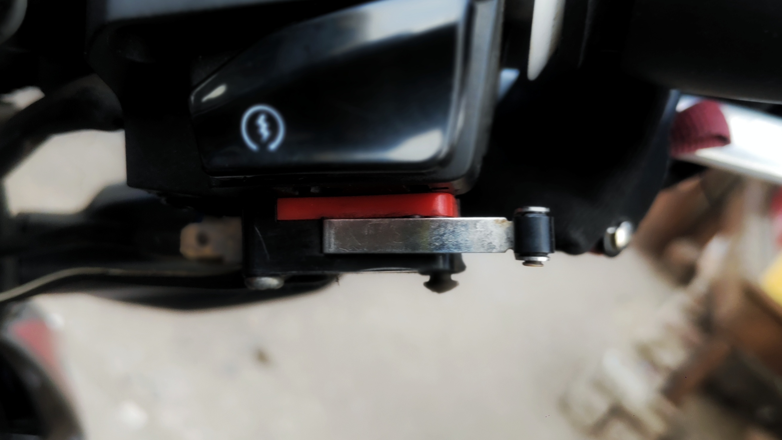 Fog light passes or horn  switch  car bike. 