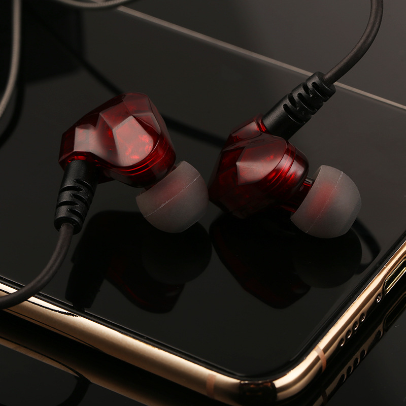 In-ear dual dynamic sports headphones, new smart wire-controlled high-definition sound quality mobile phone and computer headphones. 