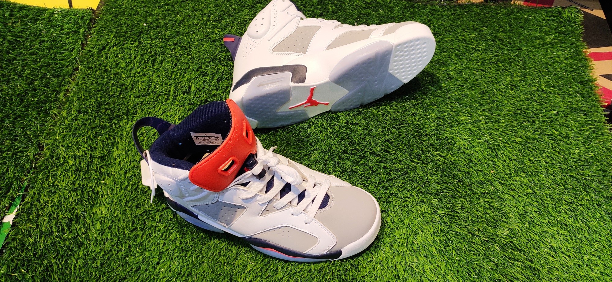 Air Jordan 6 Retro Fitness Shoes 