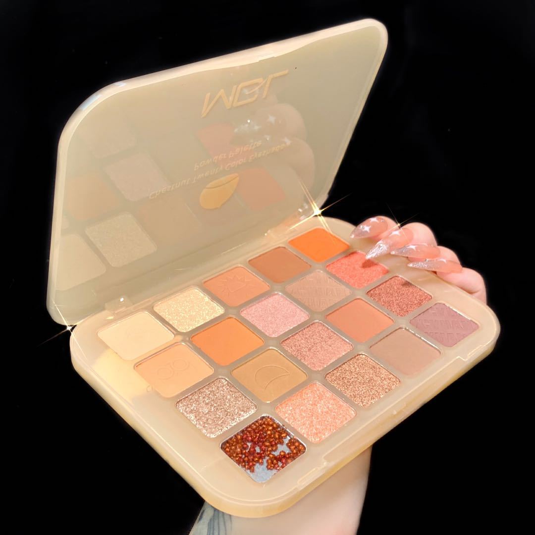 The new Xiaohongshu recommends chestnut 20 color eyeshadow palette, glitter matte, pearlescent milk tea, earth color, daily affordable students. 