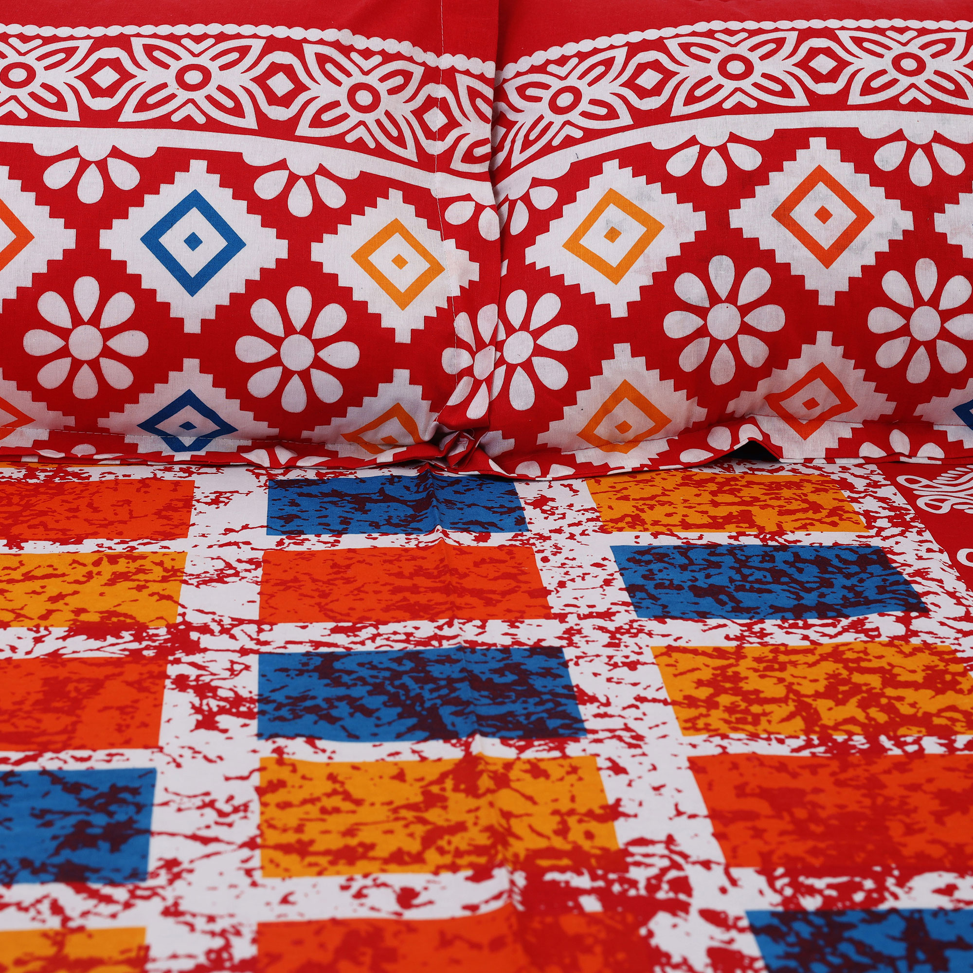 Double King Size Bedsheet Set (7.5x8.5 ft) with Pillow Covers - Cotton Multicolor Print. 
