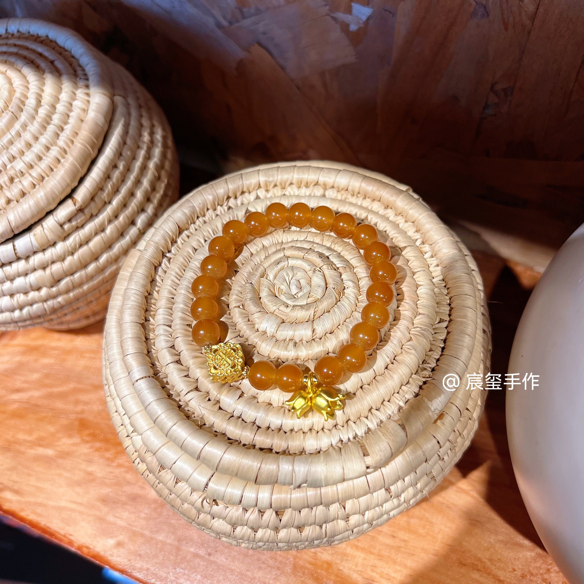 Copper gold-plated Xiaohongshu live broadcast with caramel color lily of the valley flower bracelet plain ring yellow beeswax crystal jade bracelet