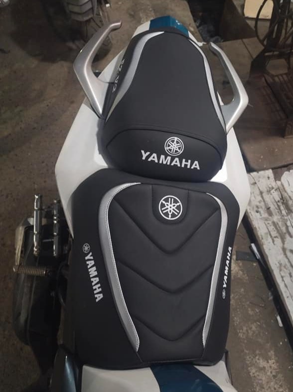 Yamaha Fazer v2 silver  modified seat cover
