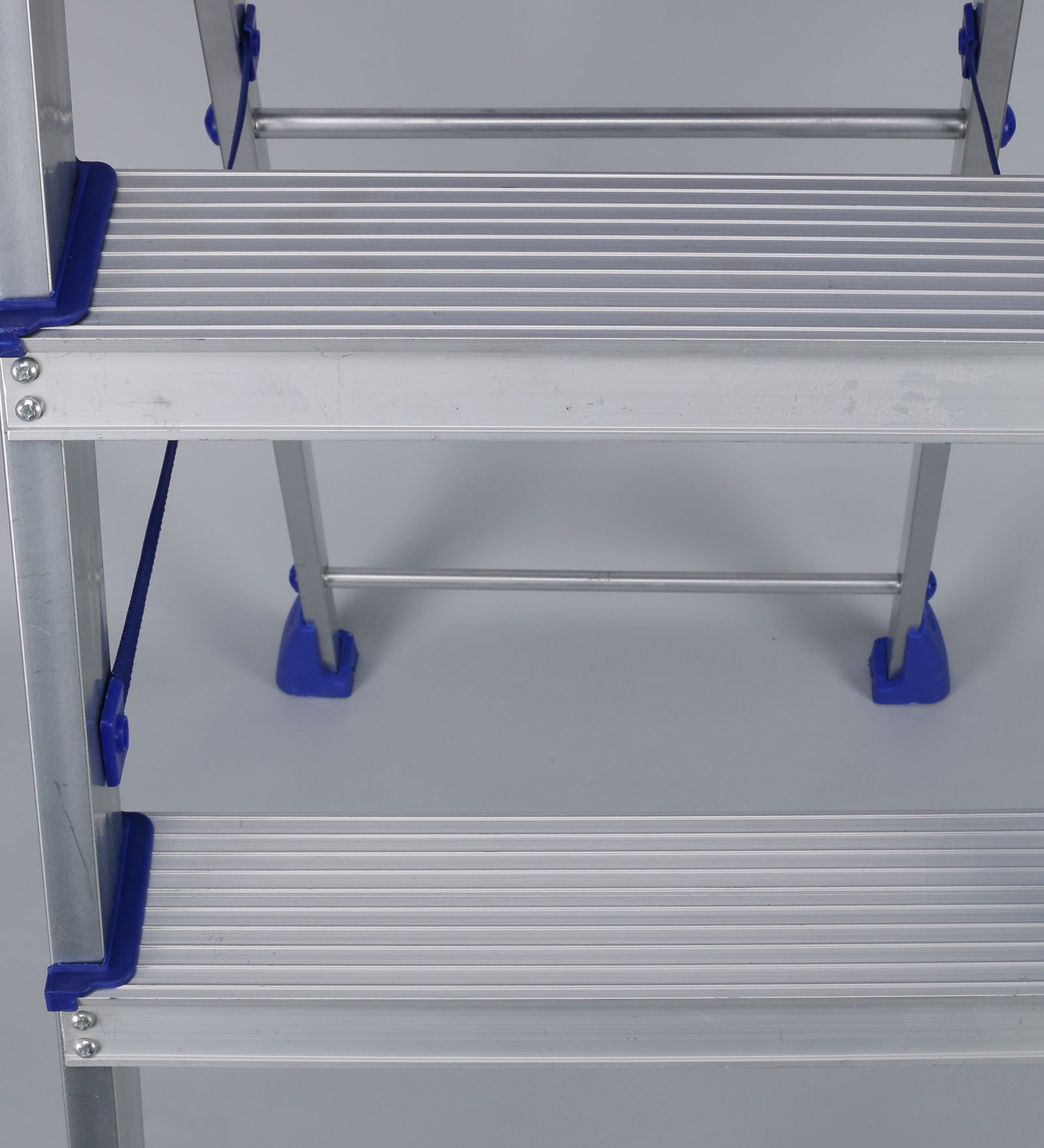 Aluminium Folding Ladder 5 Step Ladder, Aluminium Ladder for Multipurpose Usable premium brand same as picture - Minimalistic Sophistication. 