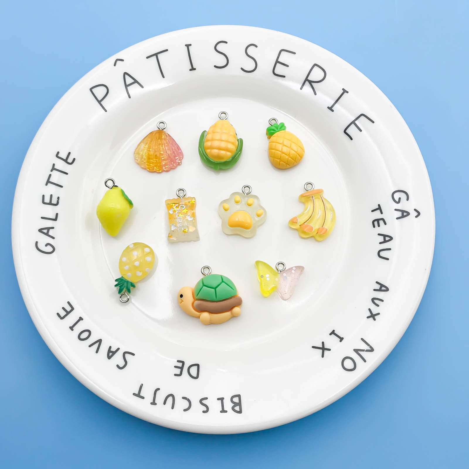 Randomly Mixed 10Pcs/pack 3D Resin Cute Charms 9 colors Solid Color Series Pendants For DIY Necklaces Earrings Bracelets Making. 