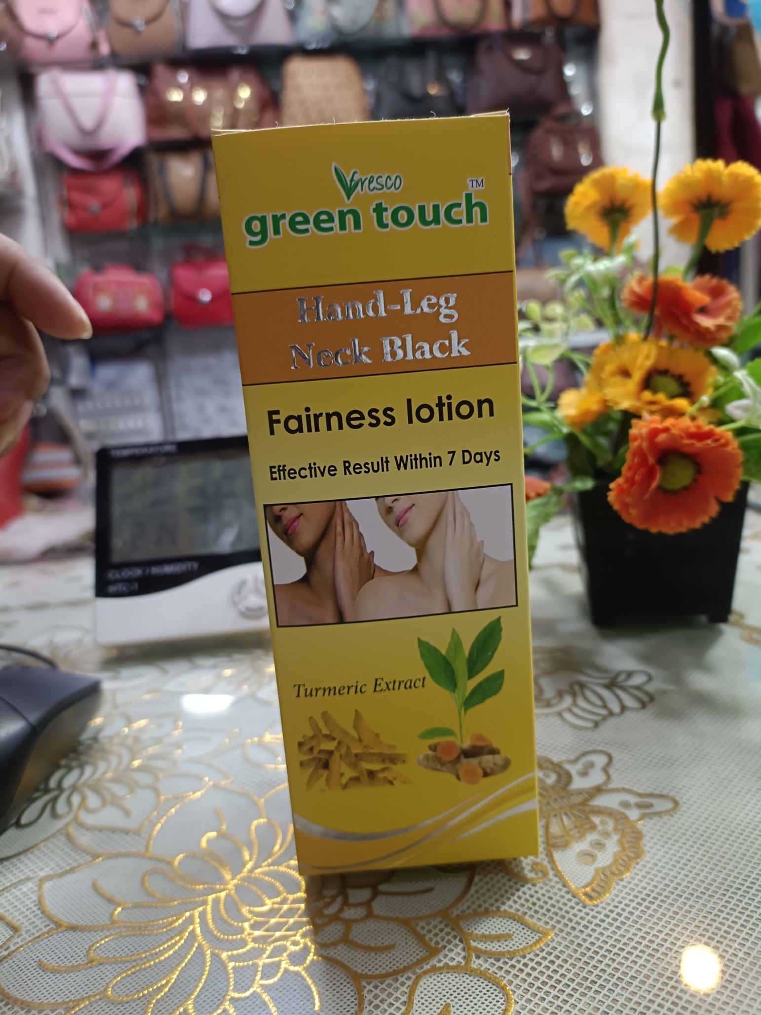 green touch hand-leg neck black out lotion