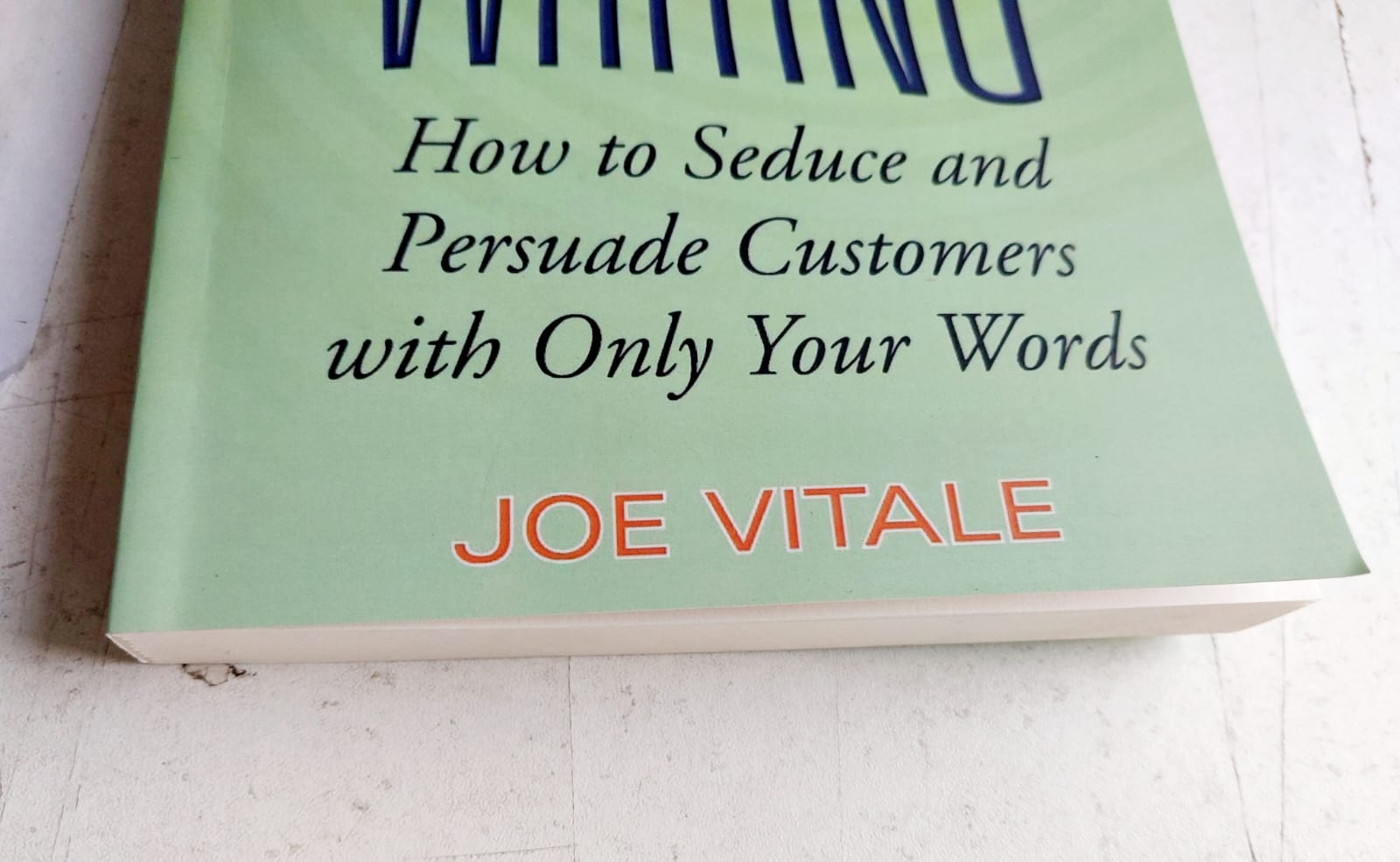 Hypnotic Writing: How to Seduce and Persuade Customers with Only Your Words by Joe Vitale | Paperback. 