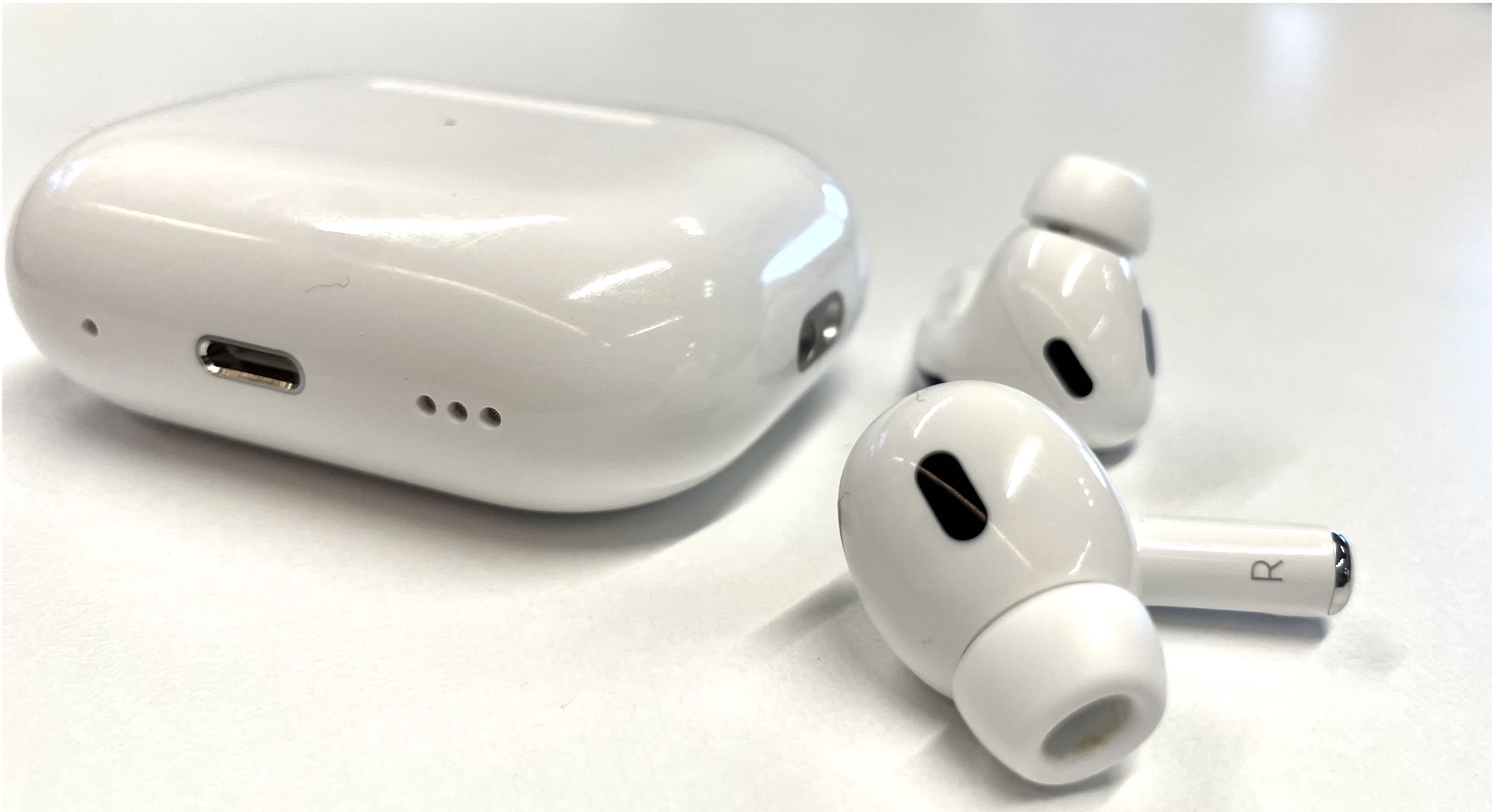 Apple AirPods Pro 2nd generation - イヤホン