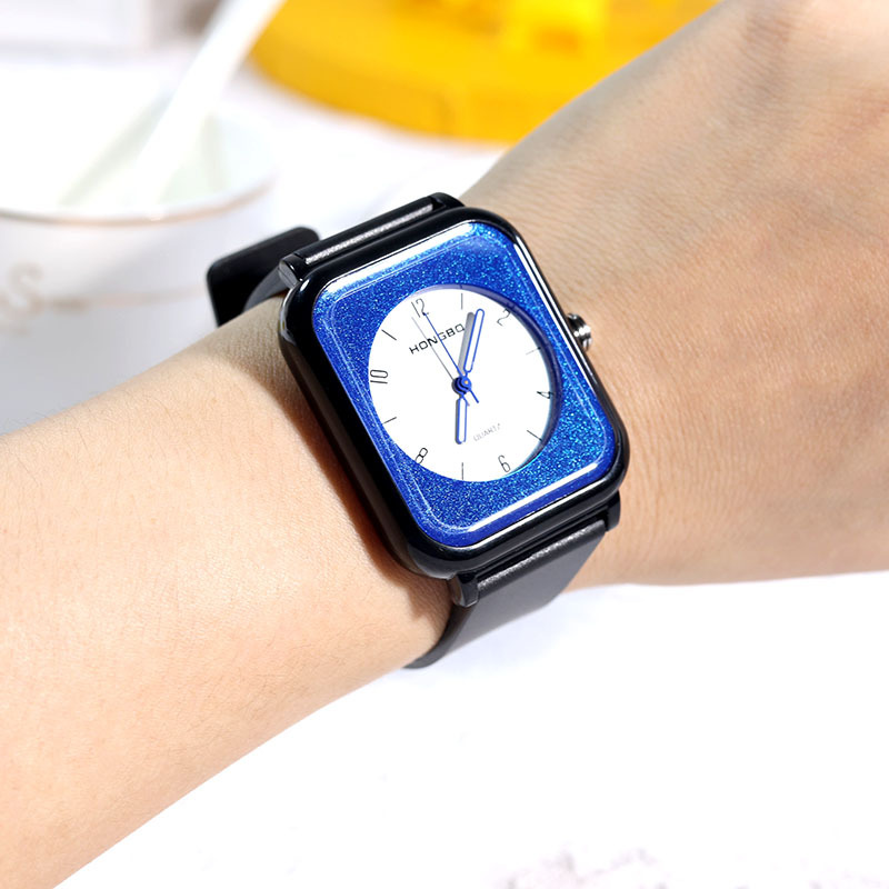 Factory direct HONGBO small square fashion and versatile quartz watch wholesale student analog exam watch. 