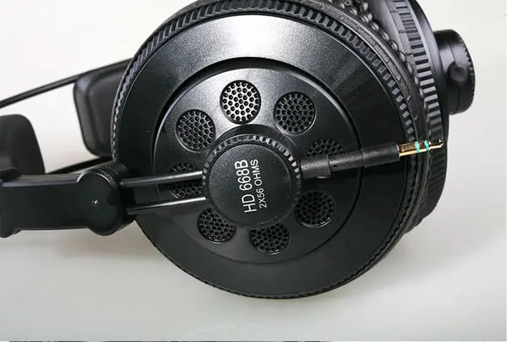 Original Superlux HD668B Professional Monitor Semi-open Studio Standard Dynamic Headset Monitoring For Music. 