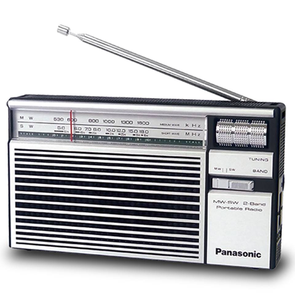 Panasonic R-218DD MW-SW 2-Band Portable Radio. 