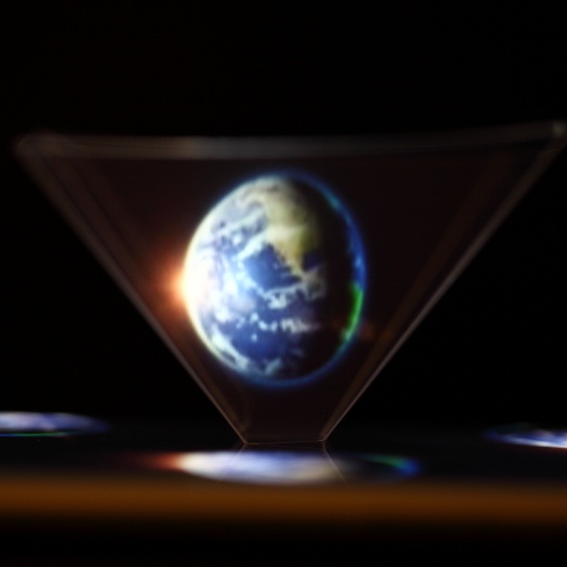 3D Hologram Pyramid Display Projector for phone Universal. 