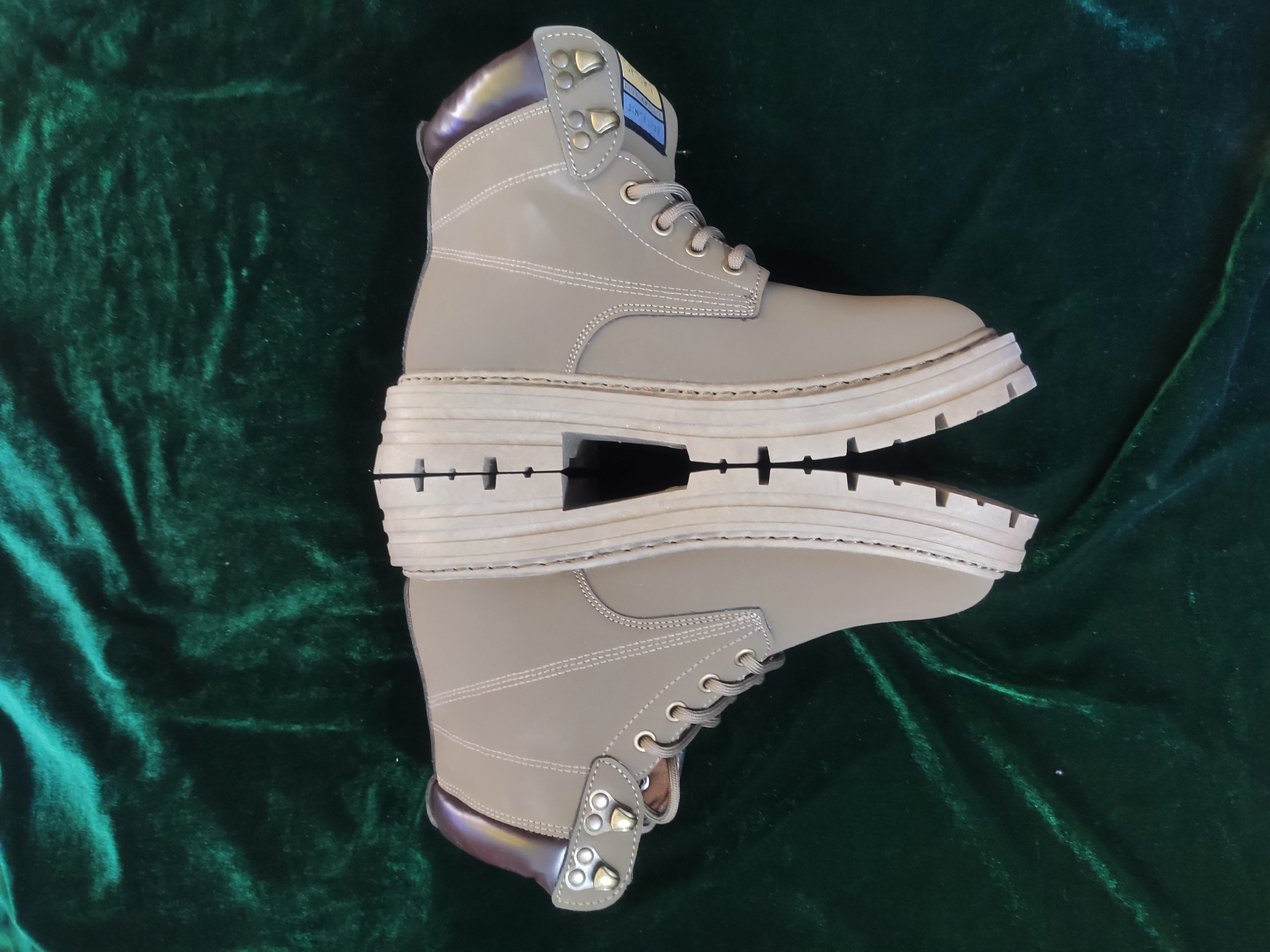 china high quality boot in reasonable price. 