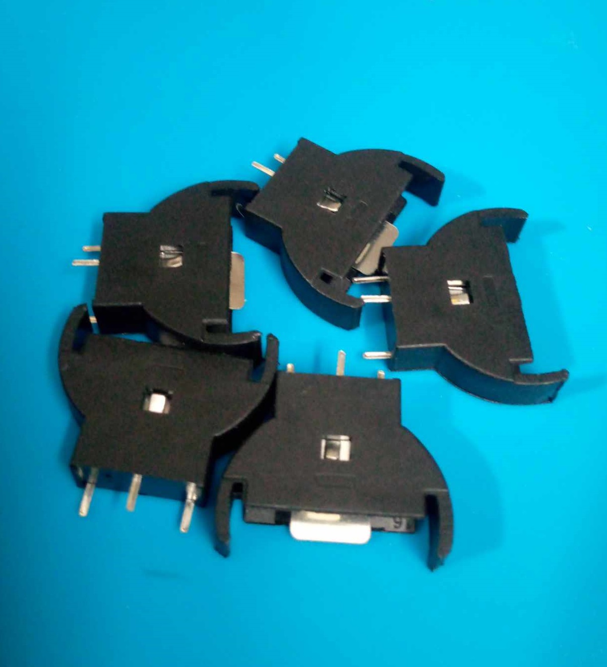 5Pcs - CMOS CR2032 Holder Vertical Battery Holder PCB Mount CR2032 Battery Holder Coin Cell Button Socket Holder Case CR2032 Vertical Coin Cell Button Battery Holder Case 3 Pin CR2032 Solder Mounting Lead. 