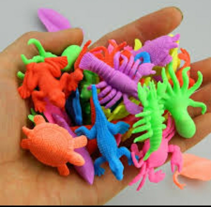 Magic Ball With 1Magic Insect Or Bug ( 1 Pack) - Slime. 