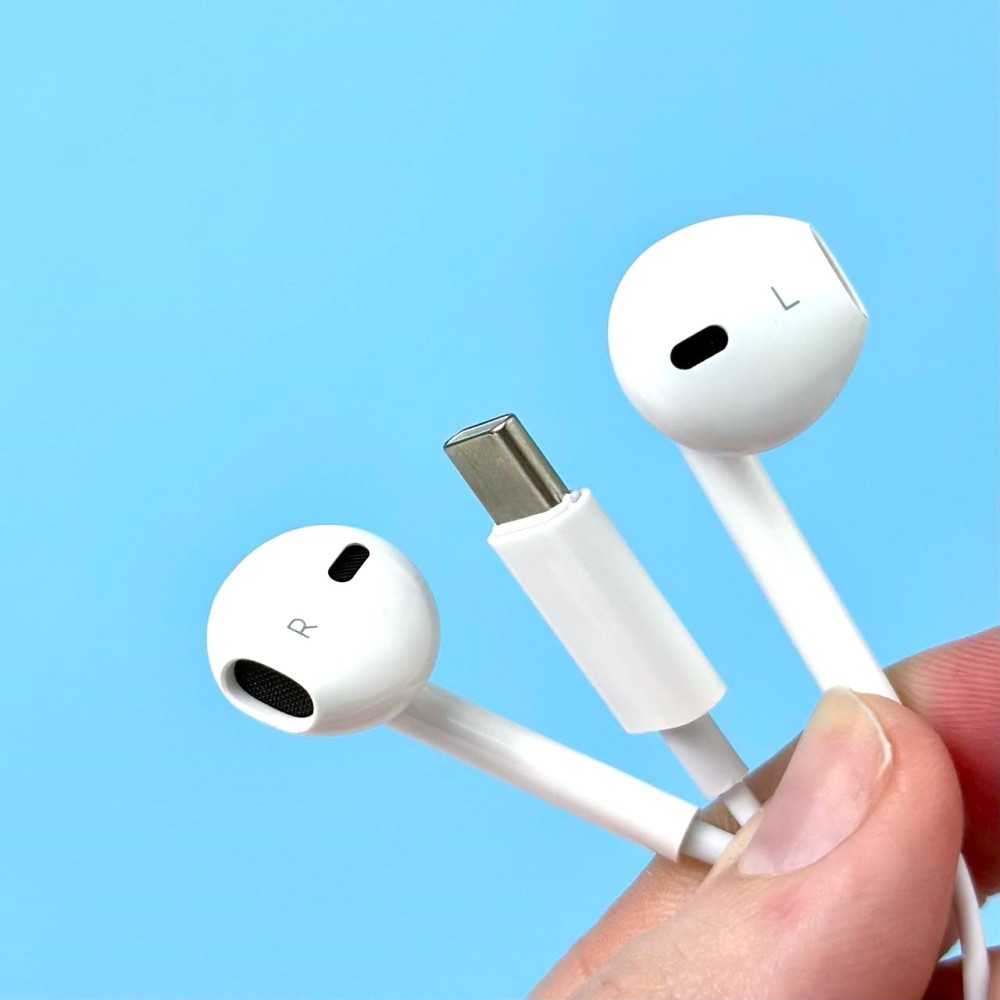 EarPods USB-C Connector For All Type-C Supported Device (MTJY3FE/A). 