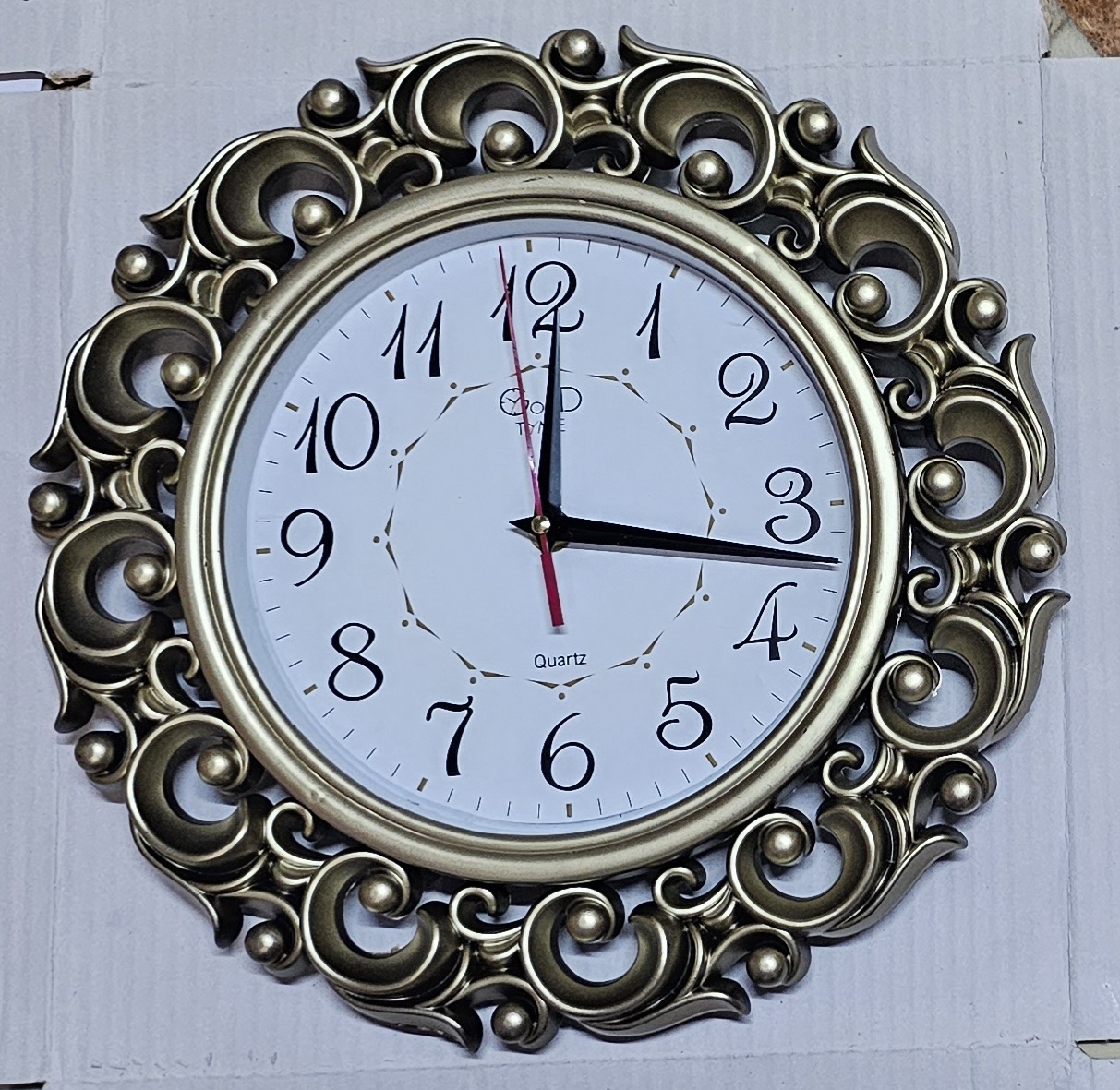 BEAUTIFUL STYLES STANDARD CRAFT DESIGN MEDIUM SIZE WALL CLOCK