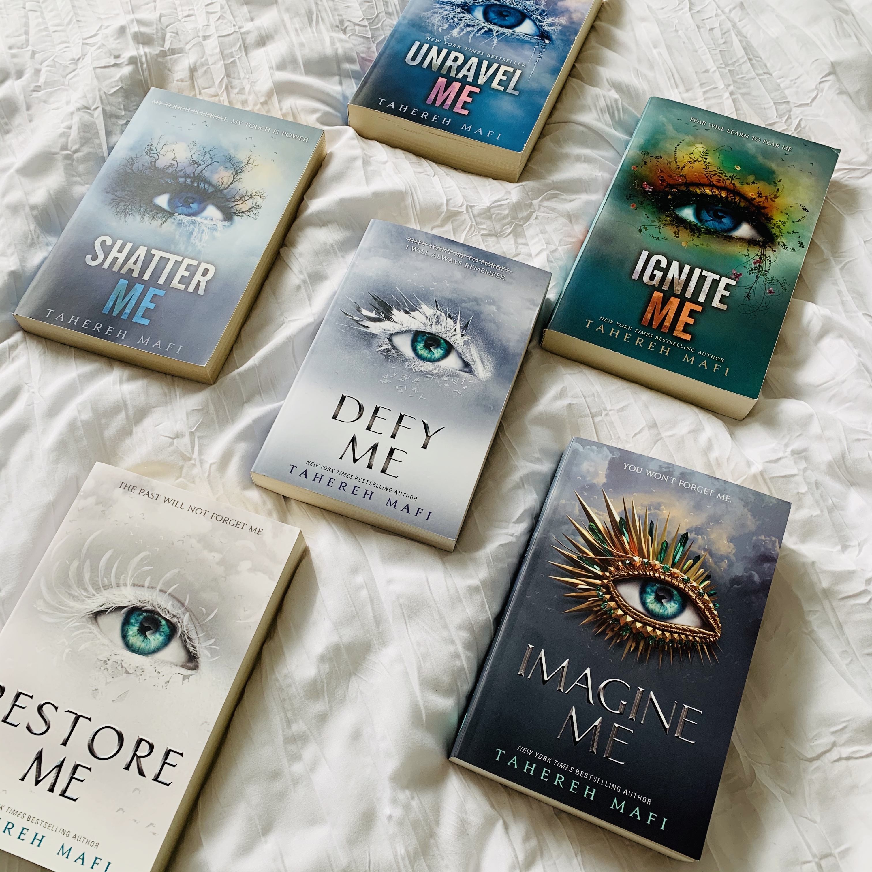 Shatter Me Series 6-Book  Set: Shatter Me, Unravel Me, Ignite Me, Restore Me, Defy Me, Imagine Me Paperback. 