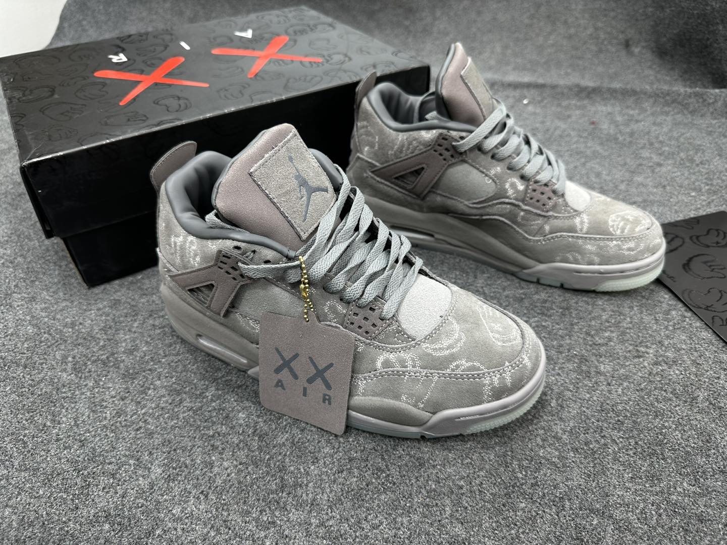 J4 kaws online