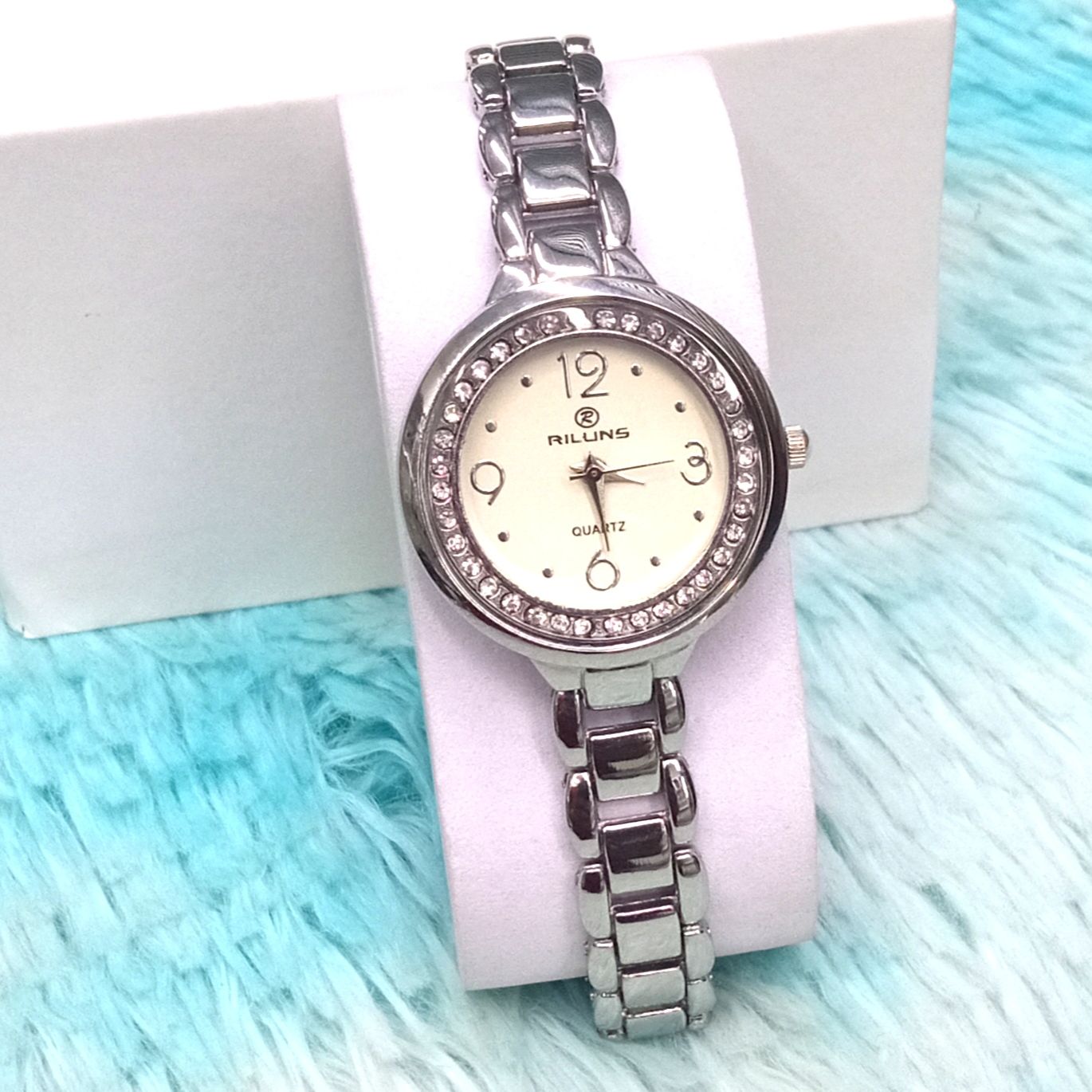 Aren dino hotsell ladies watches