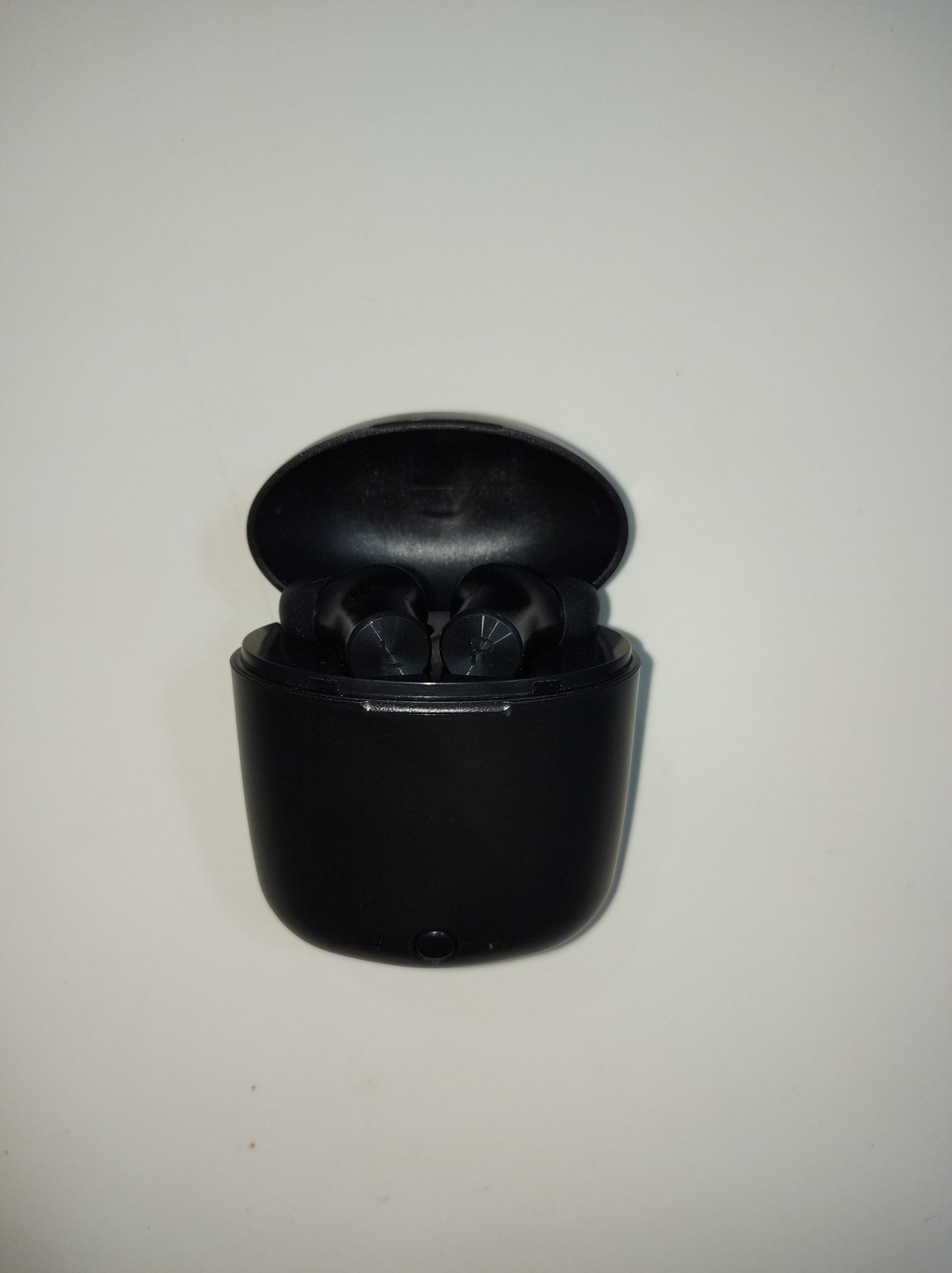 Bluedio Hi Hurricane Wireless Bluetooth Earbuds. 