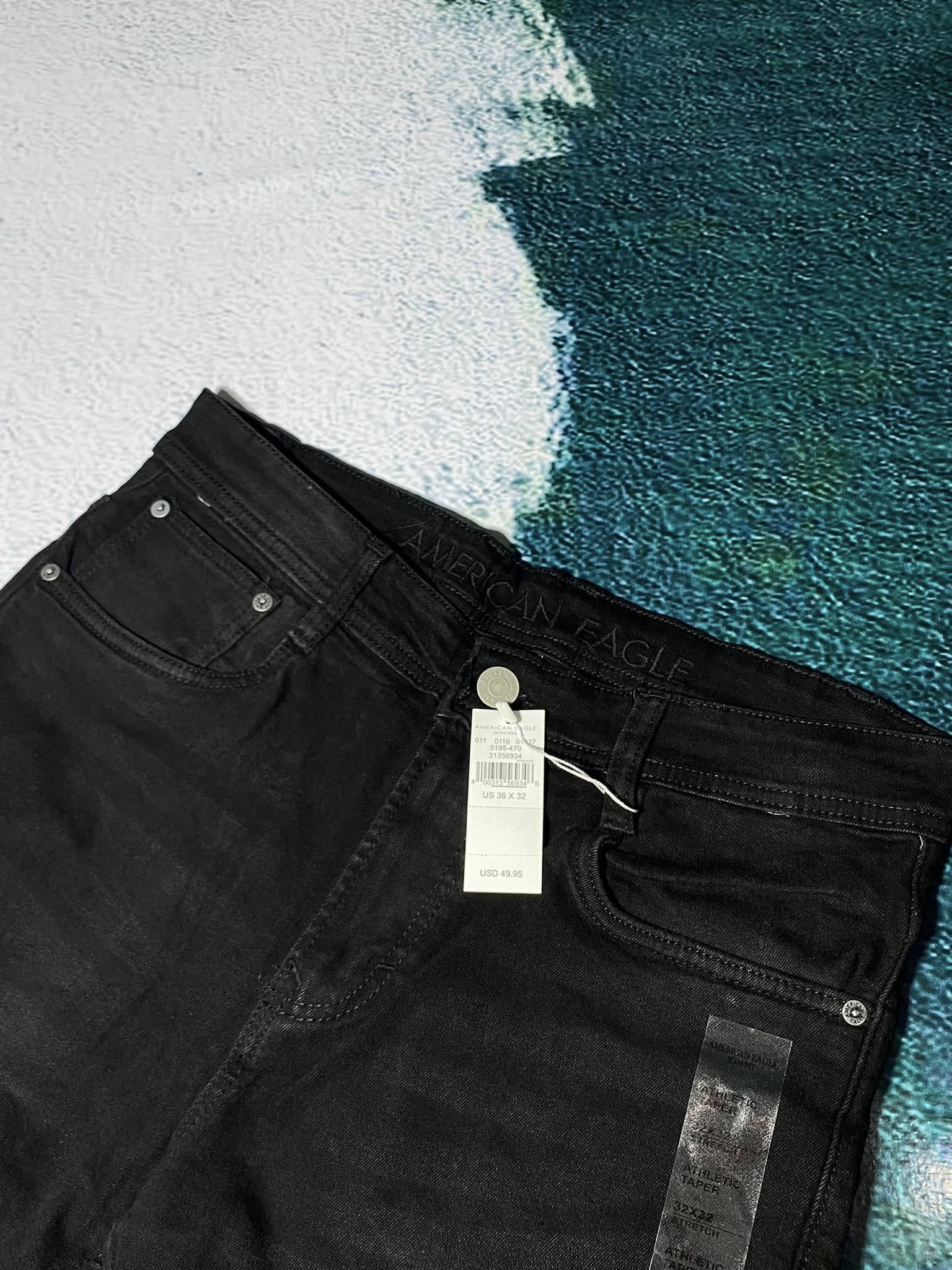 New Original Authentic "AMERICAN EAGLE" Jeans Pant for both Men and Womens. 