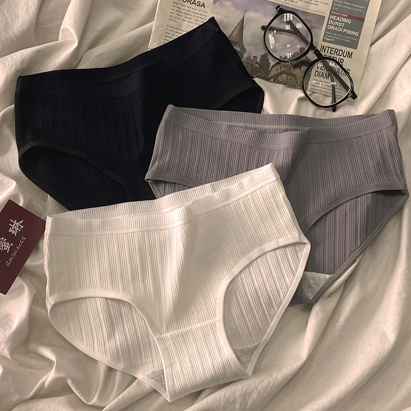 Haqiqiy aldagan xotinlar erlari tomonidan yashirin kameralarda suratga olingan (porno) Jahannamga yol xaritasi