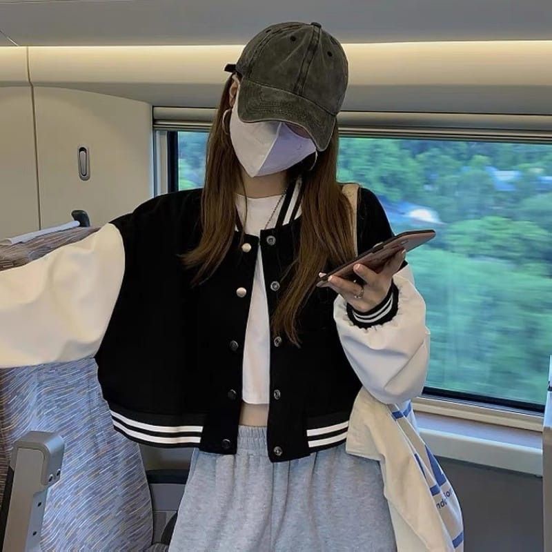 【Raya 2022】 All Size Cotton Fleece Twotone Pattern Korean Style Varsity Jacket for Women. 