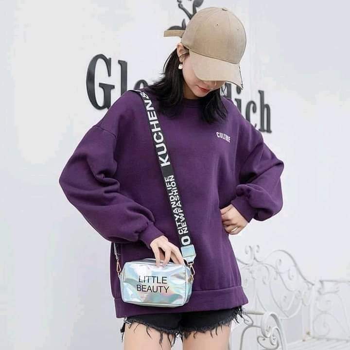 Little beauty bag for women. 