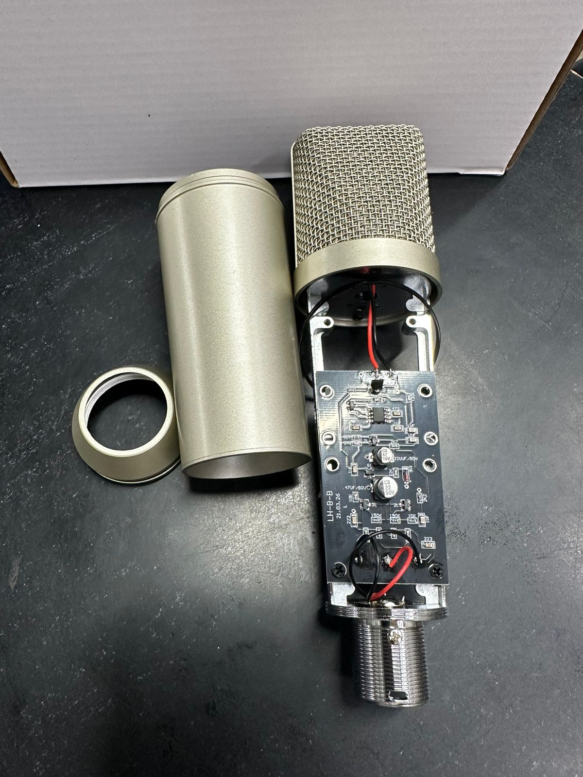 U87 Microphone Voice Microphone Condenser Microphone Live Microphone for Live/Show, White. 