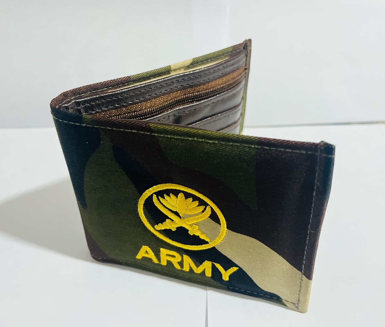 Wallet For Men Army Military Crazy Hunter Men's Army Camouflage Wallet Card Purse with safty Chain, green, one size. 