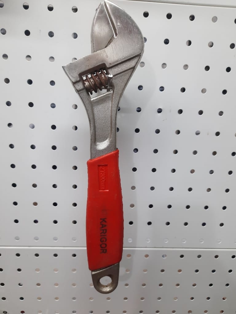 Adjustable Wrench 12 Inch with RED Rubber Grip Handle 300mm KARIGOR OR NORMAL HMBRB rand As A pictur. 