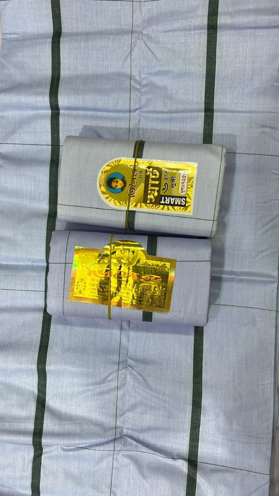 Decent Luxury Lungi Sirajganjs Traditional Handloom Made Lungi 100% Cotton Lungi 6 Hand Width 54" Height Lungi For Men. 