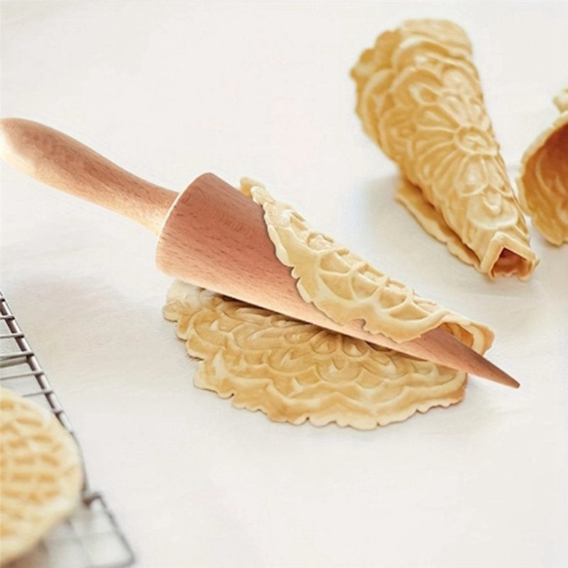 Ice Cream Waffle Cone Roller, Strong and Smooth Cone Roller, Wooden Pizzelle Cone, Handle Waffle Cone Shaped Tool. 