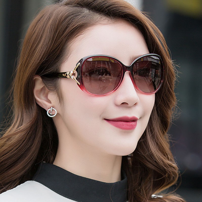 Lady in sunglasses online