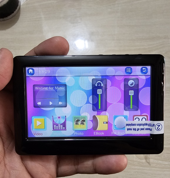 MP5 Player 4.3inch Touch Screen MP3 MP4 Media Recording TV OUT 8GB. 