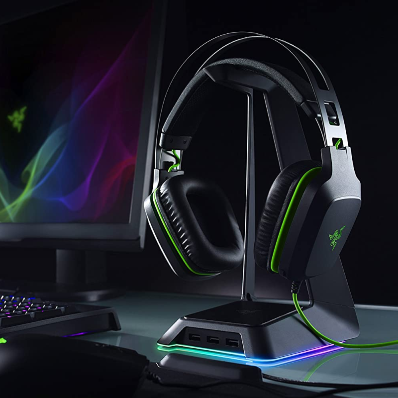 RAZER Electra V2 USB Gaming Headphones 7.1 Surround Sound Auto Adjusting Headband Detachable Boom Mic with In-Line Controls Gaming Headset. 