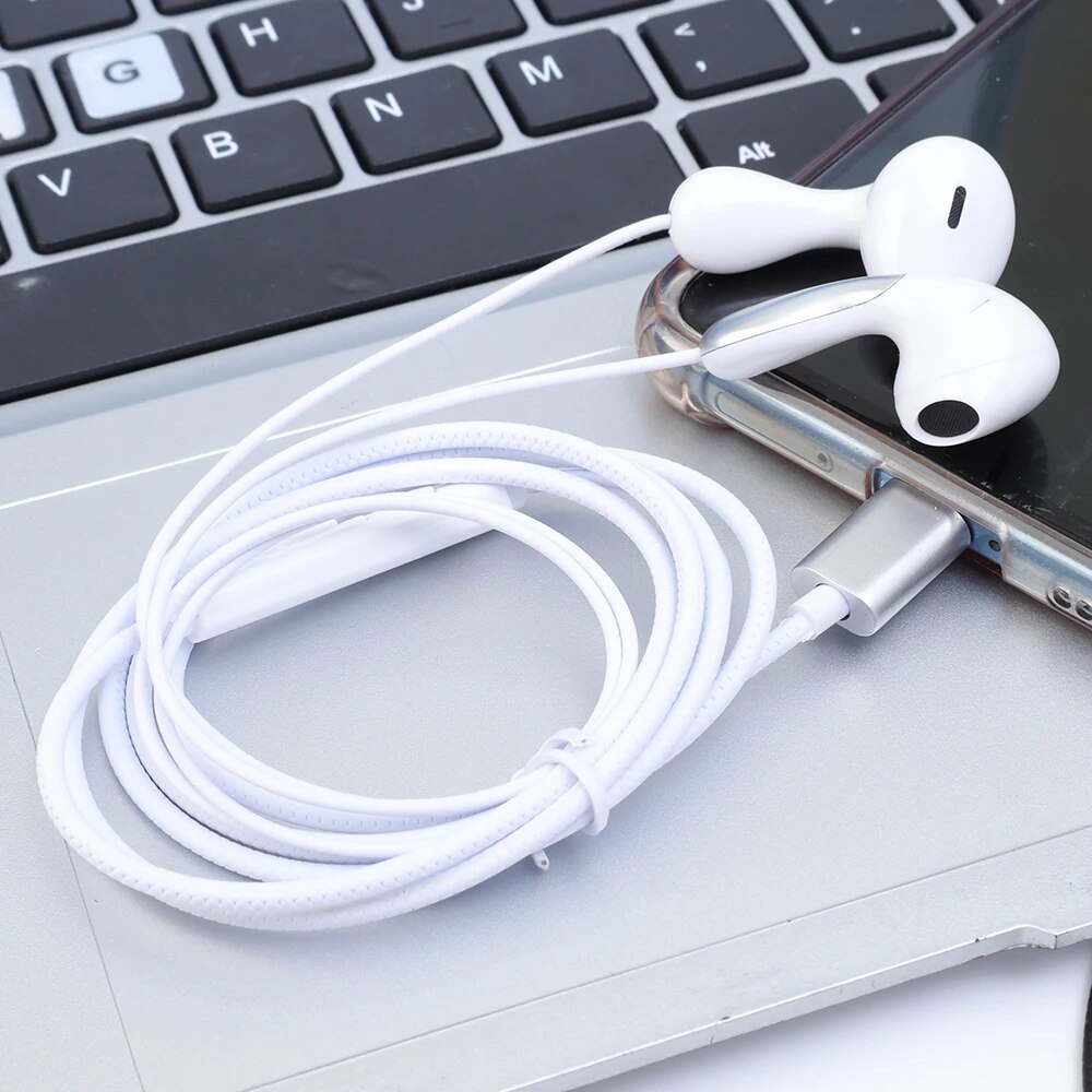 USB C Headphones Type C Wired Earbuds with Microphone Remote Control Noise Cancelling Earphones for Android Samsung Xiaomi. 