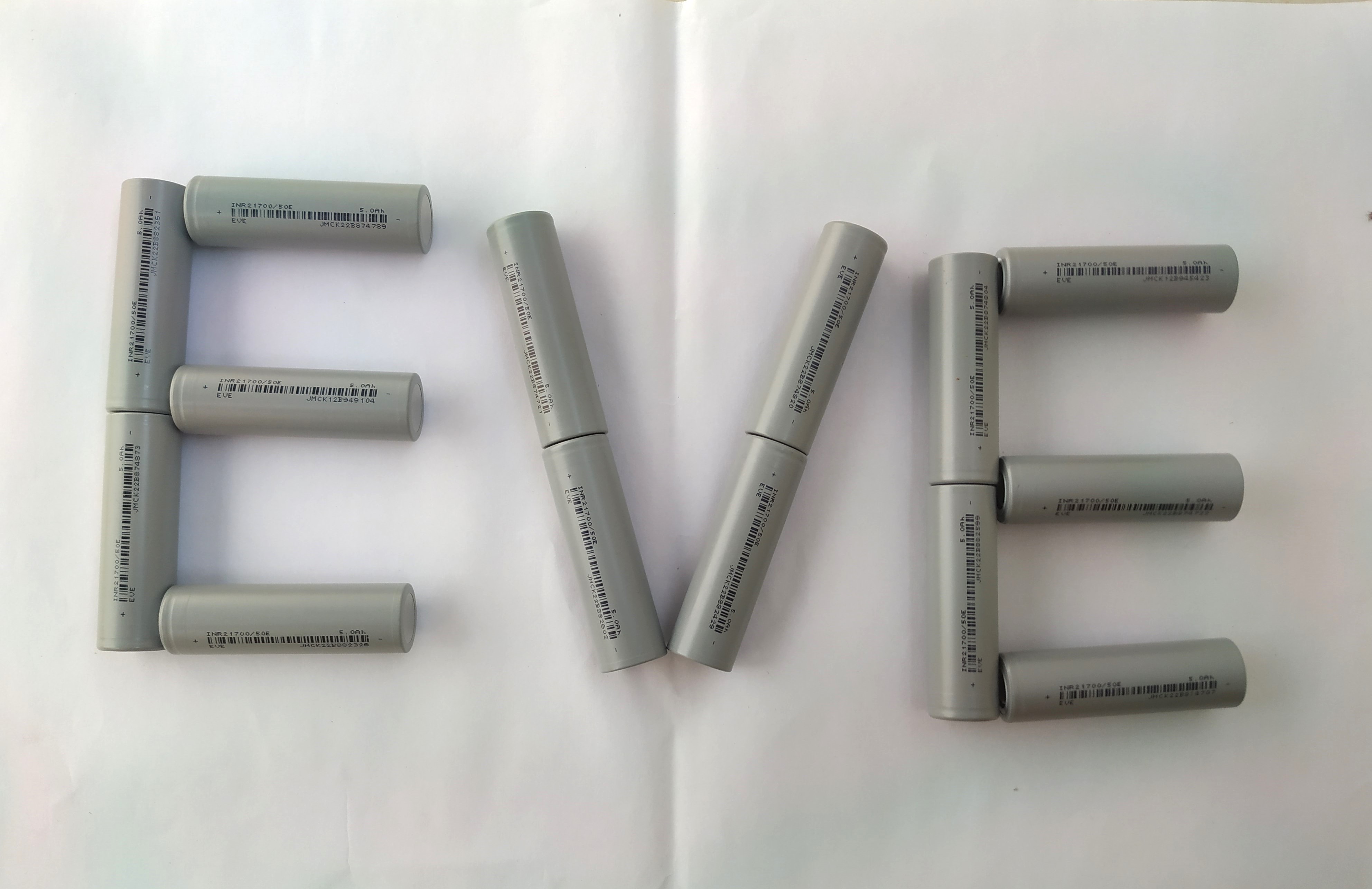 EVE INR21700 50E Li-ion Battery 5000mAh for Powerbanks DIY Projects - High-Capacity Battery for Various Applications DIY Power Projects ( Liitokala Lii-500 tested ). 