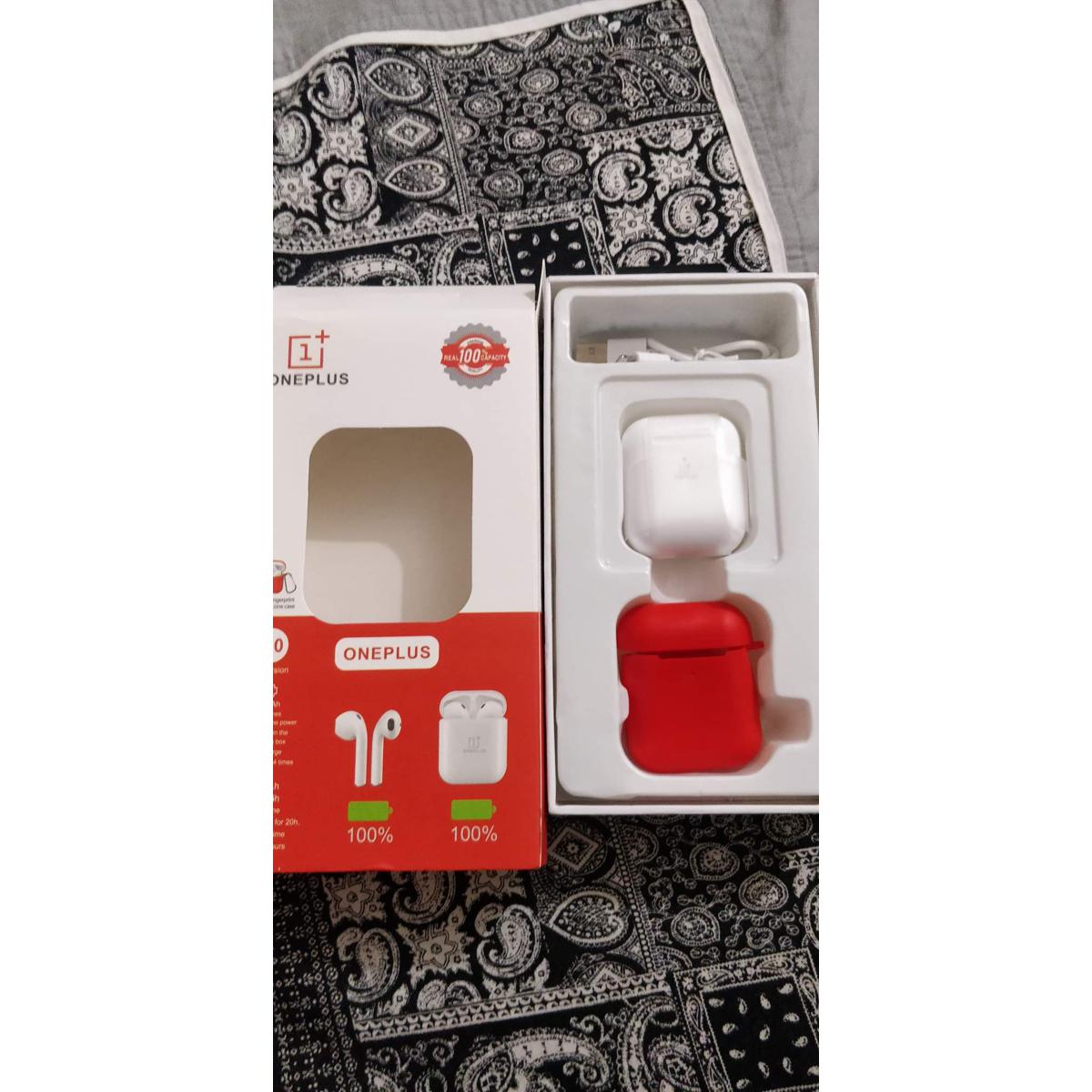 OnePlus Buds - True Wireless Earbuds with Charging Case, White - Fast Charging, Long Battery Life and Deep Bas