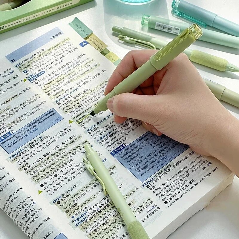 4pcs/Set Pocket Highlighter Pens Mini Color Pen Drawing Pen Key Marker Pen Portable Sized Mild Color Marker Liner for Drawing. 