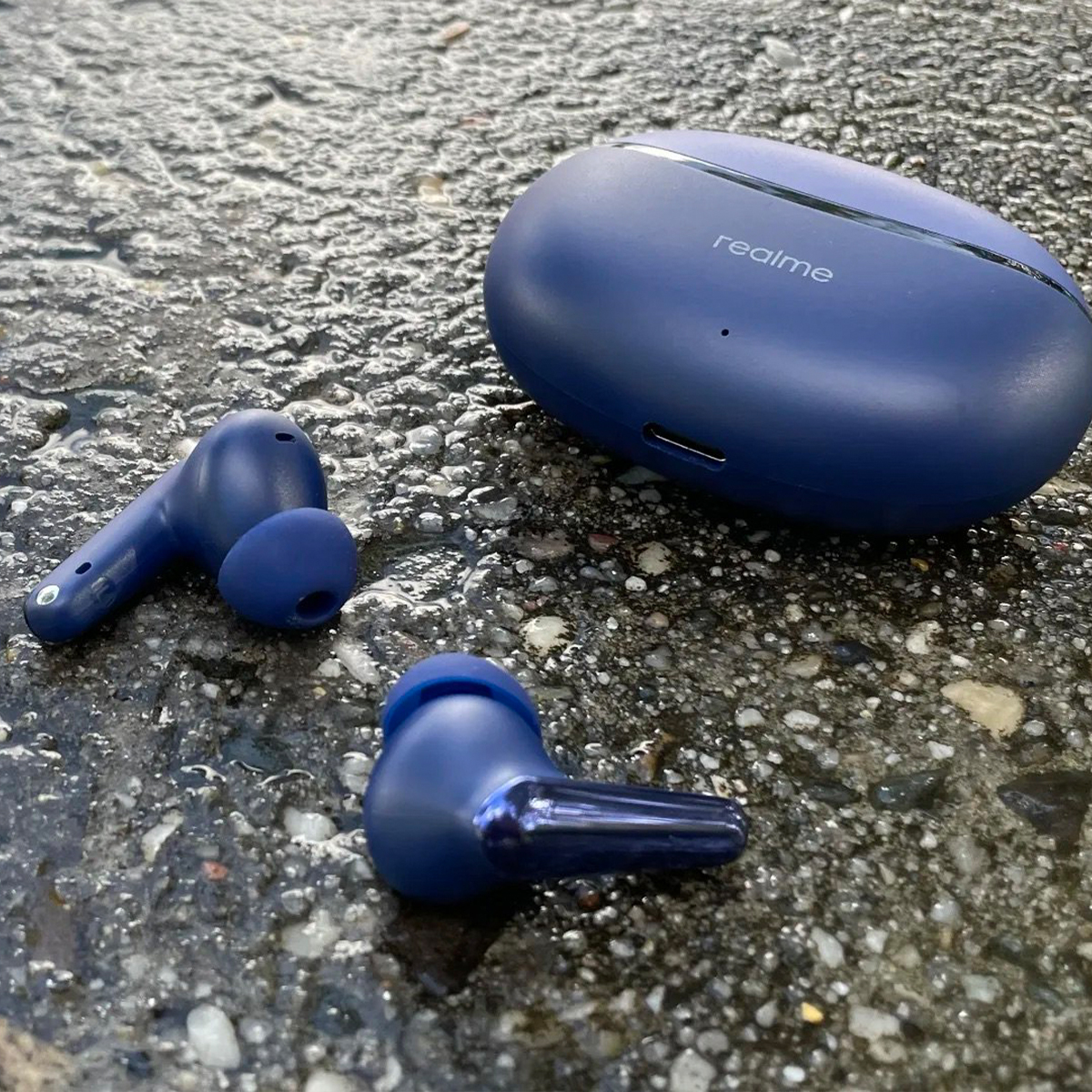 Top-Tier Option - Realme Buds Air 3 Neo True Wireless Earbuds - Highly Durable - Easy to Use - Sleek Usage. 